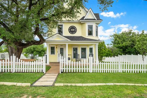 508 Main St, Marble Falls, TX, 78654-5719 | Card Image