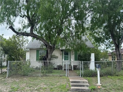 635 Victoria Ave, Taft, TX, 78390-2722 | Card Image