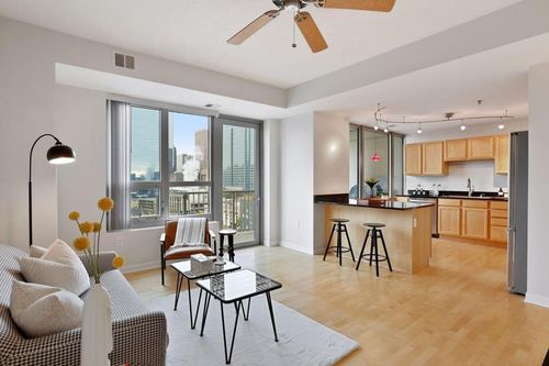 1212-929 Portland Ave, Minneapolis, MN, 55404 | Card Image