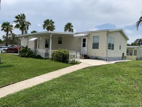 28 Flamenco Way, Port St Lucie, FL, 34952-8524 | Card Image