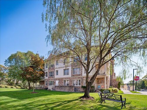 unit-208-28 N De Baun Ave, Suffern, NY, 10901-5131 | Card Image