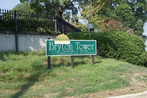 310-1271 Poplar Ave, Memphis, TN, 38104-7258 | Card Image
