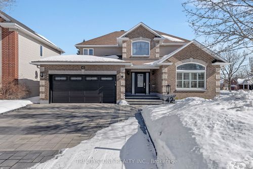 42 Heritage Grove Cres, Stittsville, ON, K2S1R2 | Card Image