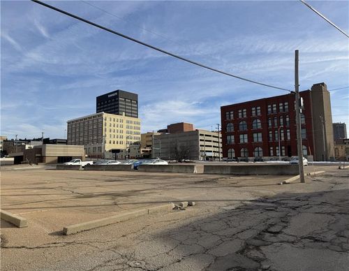 204 Sw 5th St, Topeka, KS, 66603 | Card Image