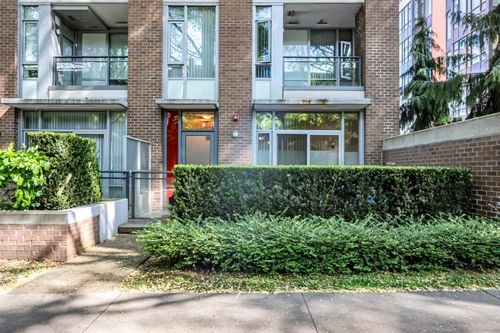 2021 10th Ave W, Vancouver, BC, V6J0H1 | Card Image