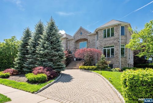 1115 Arcadian Way, Fort Lee, NJ, 07024-6305 | Card Image