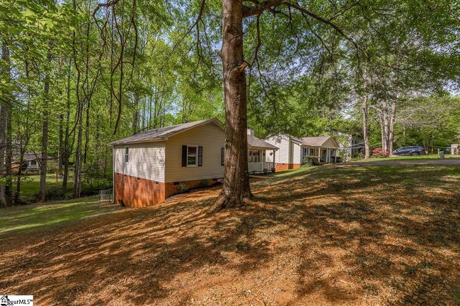 1012 Kens Pl, House other with 3 bedrooms, 2 bathrooms and null parking in Taylors SC | Image 5