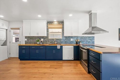 spc-195-8975 Lawrence Welk Dr, Escondido, CA, 92026-6415 | Card Image