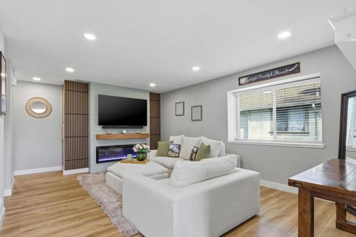 661 Devlin Ct, San Jose, CA, 95133-2696 | Card Image