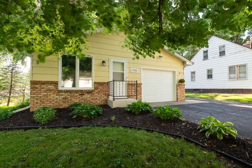 2705 Larch Ln N, Plymouth, MN, 55441-2929 | Card Image