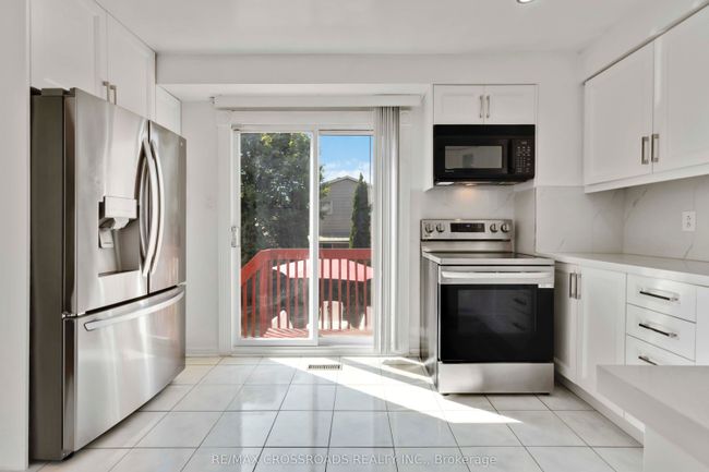 80 Wright Cres, House attached with 3 bedrooms, 2 bathrooms and 1 parking in Ajax ON | Image 15
