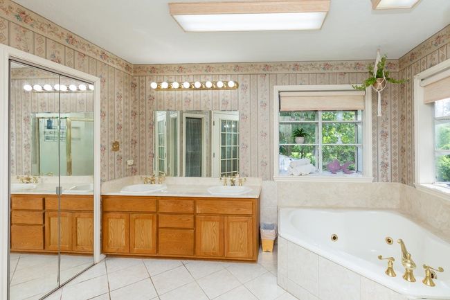 2610 Isbell Ln, House other with 4 bedrooms, 2 bathrooms and null parking in Silsbee TX | Image 24