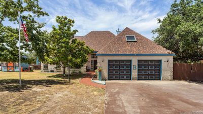 696 Airline Drive, House other with 4 bedrooms, 3 bathrooms and null parking in Canyon Lake TX | Image 1