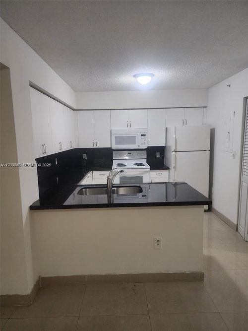 207-12-4560 Nw 107th Ave, Doral, FL, 33178-1876 | Card Image