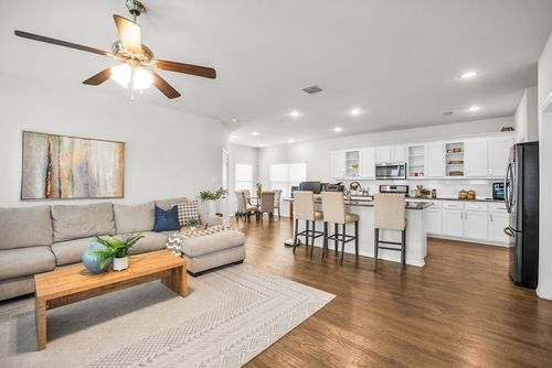 2975 Cedeno Dr, Heartland, TX, 75126-3527 | Card Image