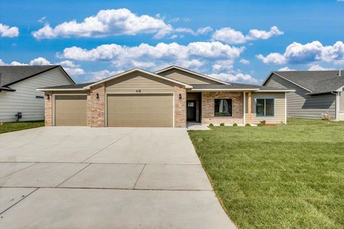 618 Sweetwater Cir, Maize, KS, 67101-8100 | Card Image