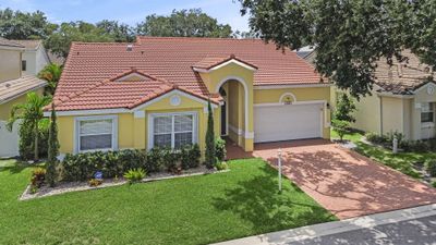 1095 Roble Way, House other with 3 bedrooms, 2 bathrooms and null parking in Palm Beach Gardens FL | Image 1