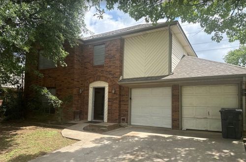 4737 Hollow Tree Dr, Arlington, TX, 76018-1258 | Card Image