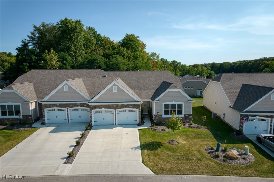 Pin Oak Dr, Stow, OH 44224