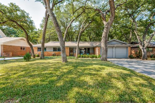 410 Sierra Dr, Euless, TX, 76040-4004 | Card Image