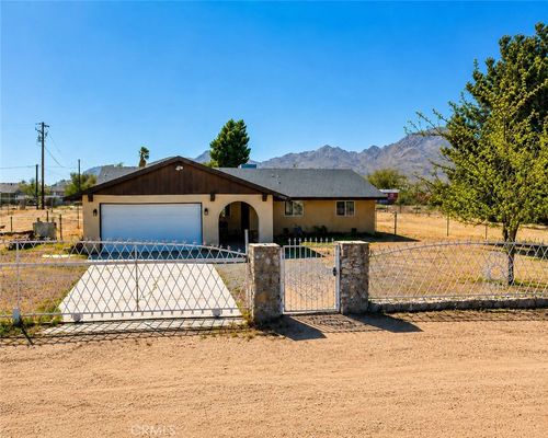 15946 Ute Rd, Apple Valley, CA, 92307-3133 | Card Image