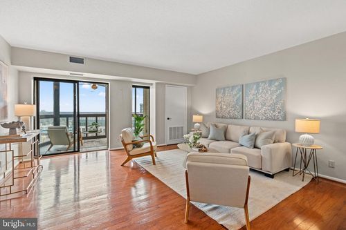 apt-2006-900 N Stafford St, ARLINGTON, VA, 22203-4136 | Card Image