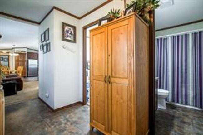 2300 13 St N, Home with 3 bedrooms, 2 bathrooms and 2 parking in Lethbridge AB | Image 4