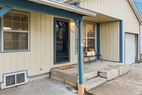 509 N 9th St, Towanda, KS, 67144-8911 | Card Image