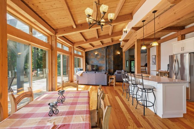 304 Esplanade Rd, House other with 3 bedrooms, 2 bathrooms and null parking in Gibsons BC | Image 7