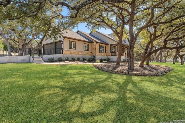 663 Private Road 1712, House other with 3 bedrooms, 3 bathrooms and null parking in Mico TX | Image 5