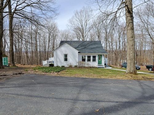 26 Sunrise Hts, Goshen, NY, 10924-2204 | Card Image