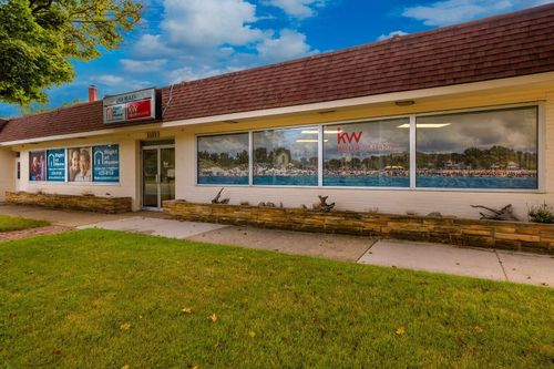 1111 Main St, Saint Joseph, MI, 49085-2653 | Card Image