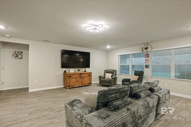 Living Room | Image 8