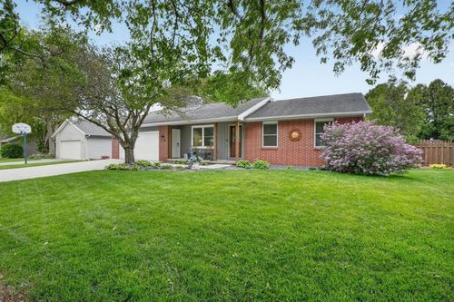 2824 Fandre Drive, Cedar Falls, IA, 50613 | Card Image