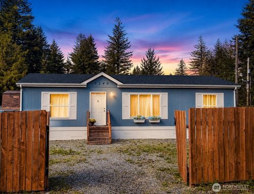 6240 Azure Way, Maple Falls, WA, 98266-8210 | Card Image