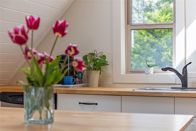 4810 Cannon Cres, House other with 3 bedrooms, 2 bathrooms and 3 parking in Pender Island BC | Image 17