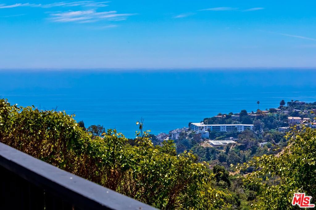 Residential Lease in Pacific Palisades 3