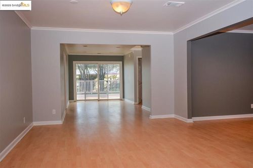 1462 Kimball Ct, Concord, CA, 94518-1230 | Card Image