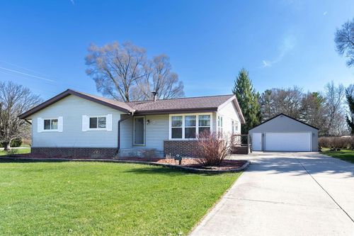 S17W37015 Henry Street, Ottawa, WI, 53118 | Card Image