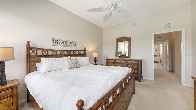 301B2 - 301 Ravinia Cir, Condo with 3 bedrooms, 2 bathrooms and null parking in VENICE FL | Image 24