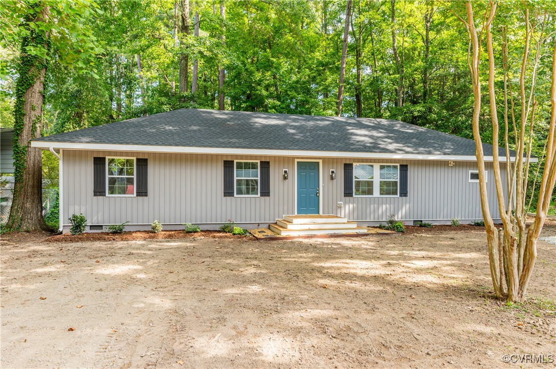 Boxwood Dr, Hartfield, VA 23071