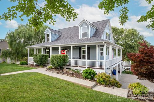 93 Big Sky Dr, Leicester, NC, 28748-9528 | Card Image