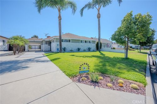 7826 Arnett St, Downey, CA, 90241 | Card Image