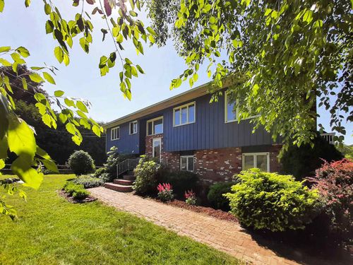 3 Columbian Ave, Proctor, VT, 05765-1018 | Card Image