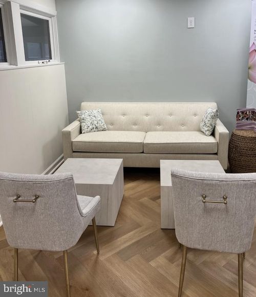 ste-209st-325 Hospital Dr, GLEN BURNIE, MD, 21061-5807 | Card Image