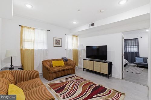 apt-3e-925 N Broad St, PHILADELPHIA, PA, 19123-1028 | Card Image