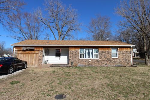 319 E Freeman St, Bolivar, MO, 65613-1682 | Card Image