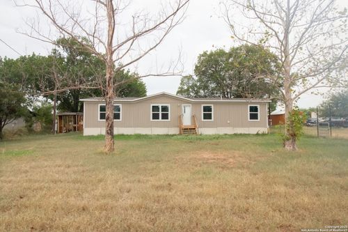 19545 Fm 463, Devine, TX, 78016-4069 | Card Image