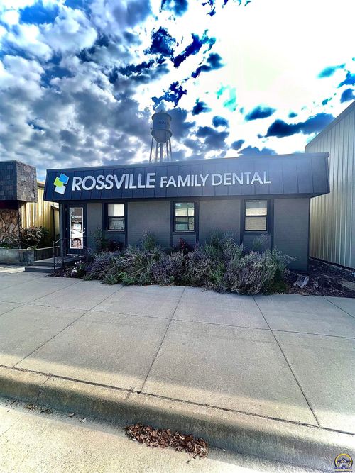 428 Main St, Rossville, KS, 66533-9001 | Card Image