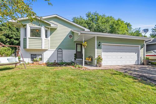 2741 Oakview Ln, Monticello, MN, 55362-9529 | Card Image